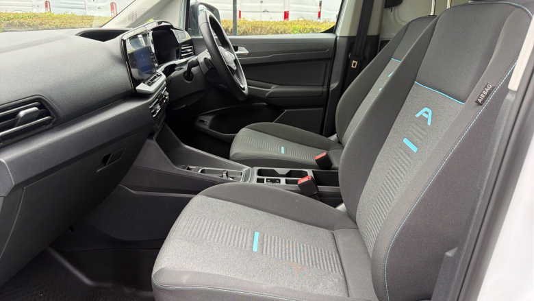 Ford Transit Connect 250 L2 Petrol 1.5 EcoBoost PHEV 150 Active FlexCab Van Auto